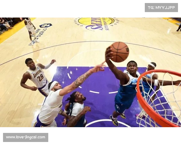 VAR缺席下的争议判罚:狼队绝平球是否应被吹罚犯规在先?